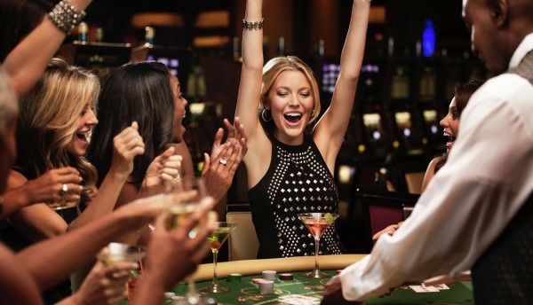 Gambler’s Fallacy en slots: por qué cinco pérdidas seguidas no hacen más probable una victoria